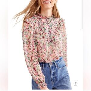 Blouses Boden V Yoke Flounce Top in Ivory Gardenia Petal, Size 2